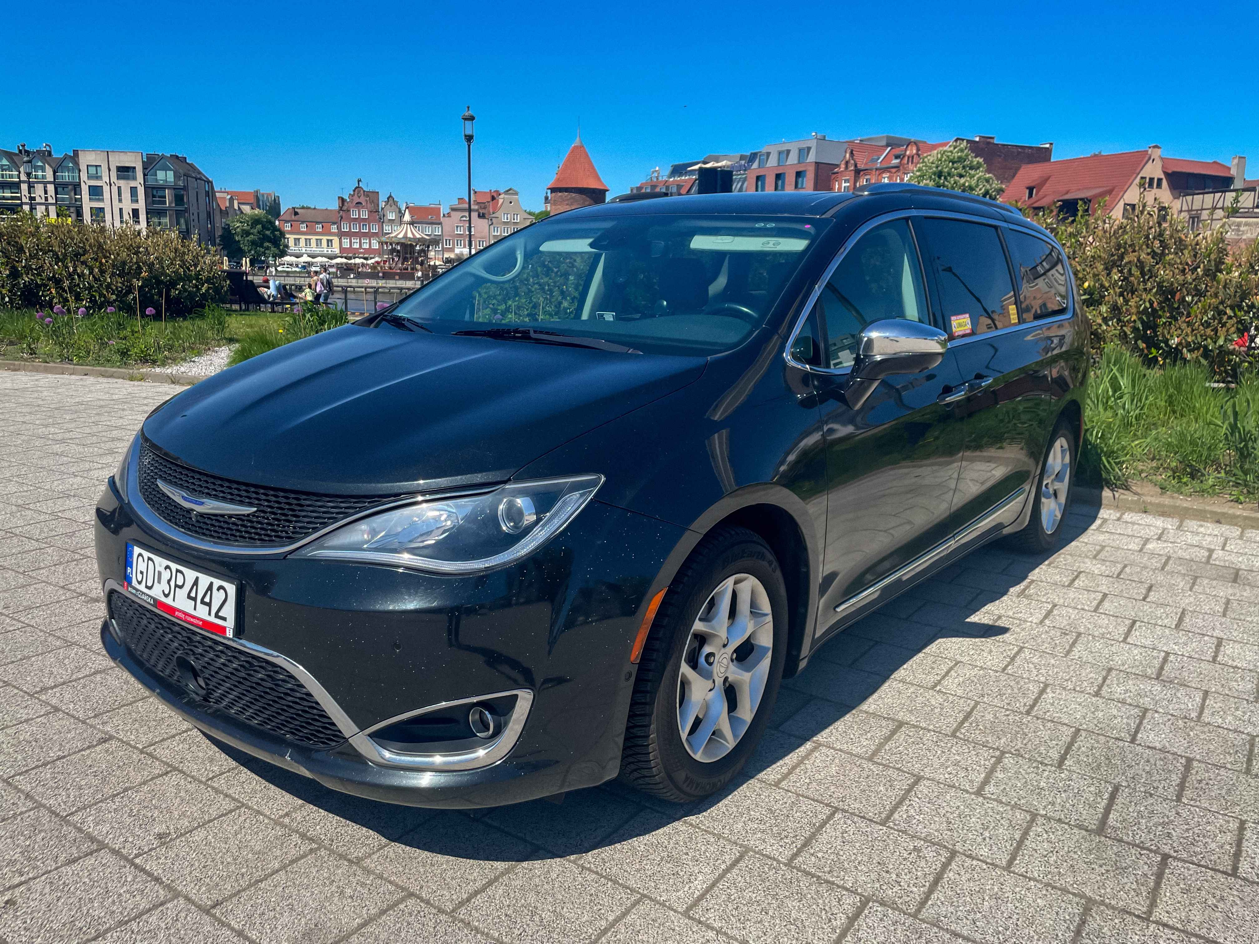 Chrysler Pacifica Minivan 6+1 photo 5