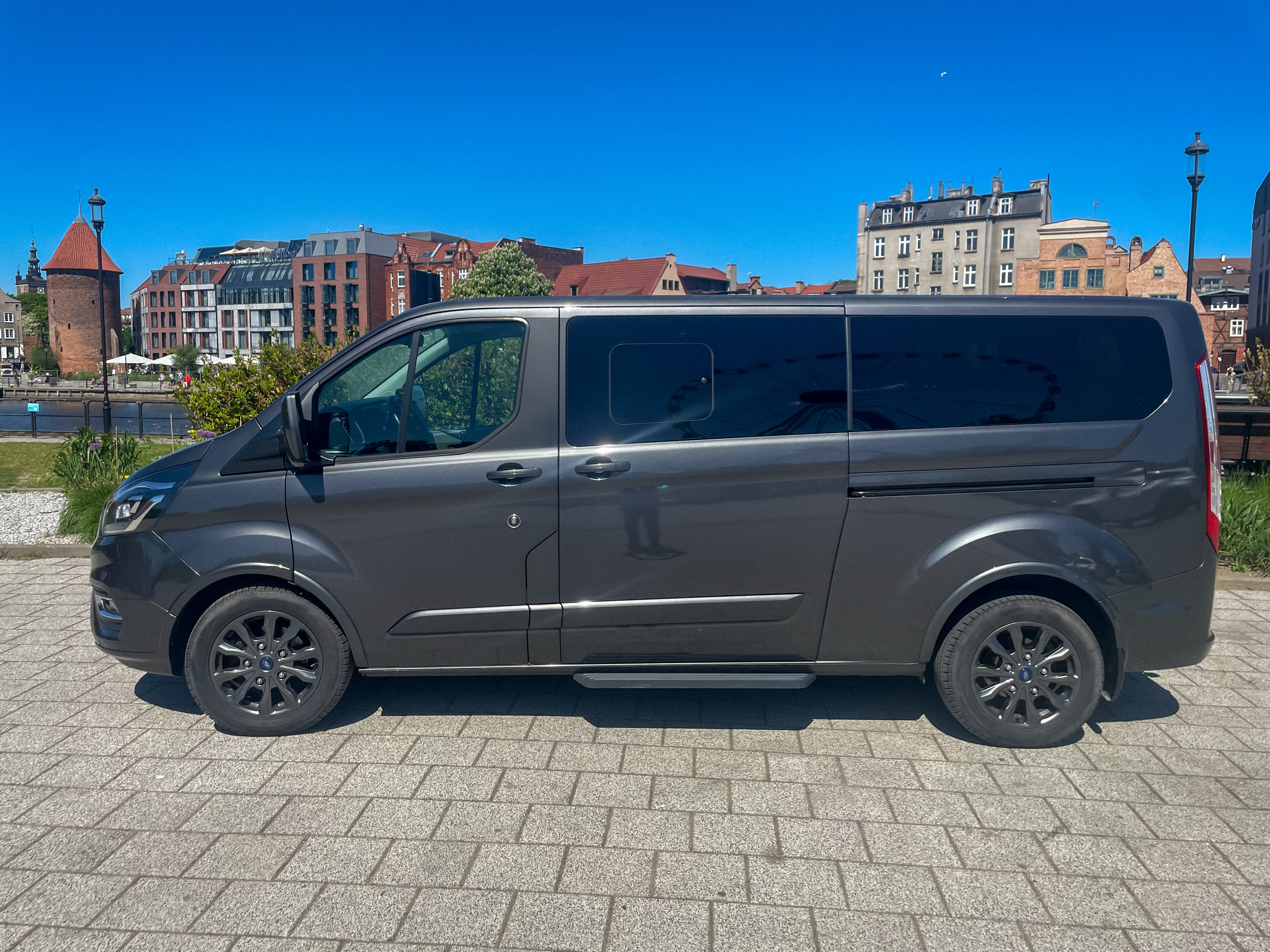 Ford Tourneo Custom photo 4