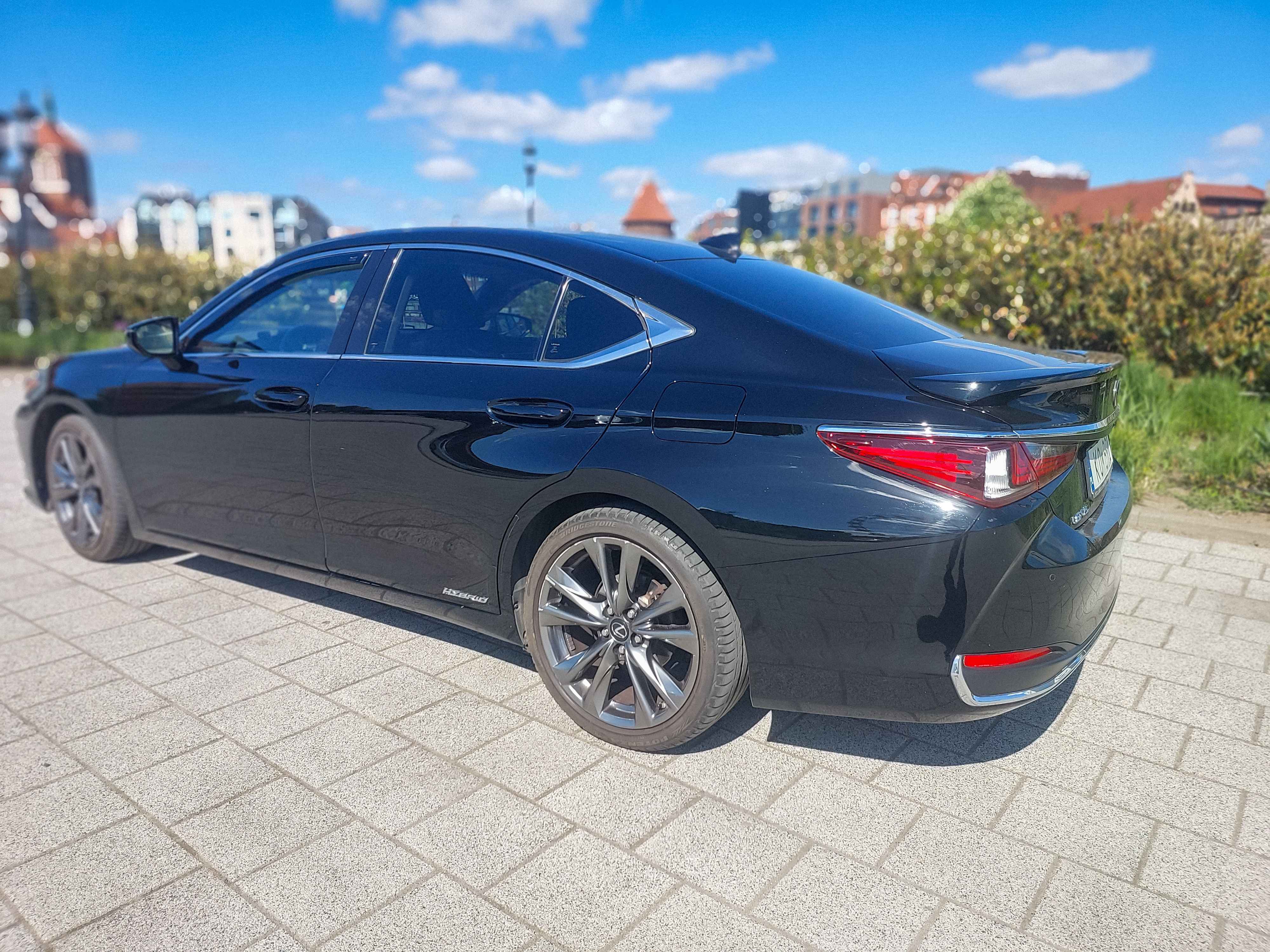 Lexus ES 300h Black 2022 photo 6