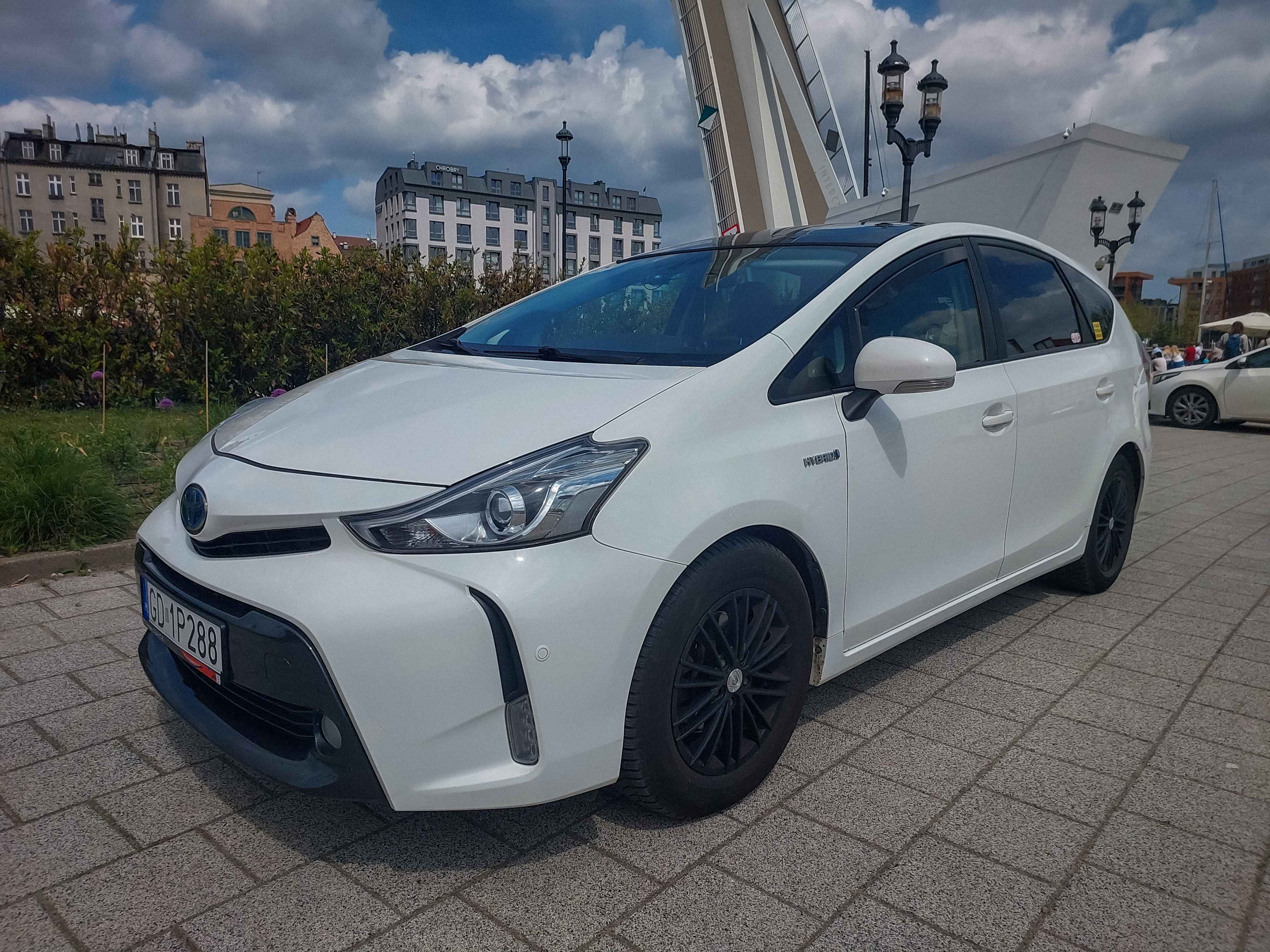 Toyota Prius Plus photo 5