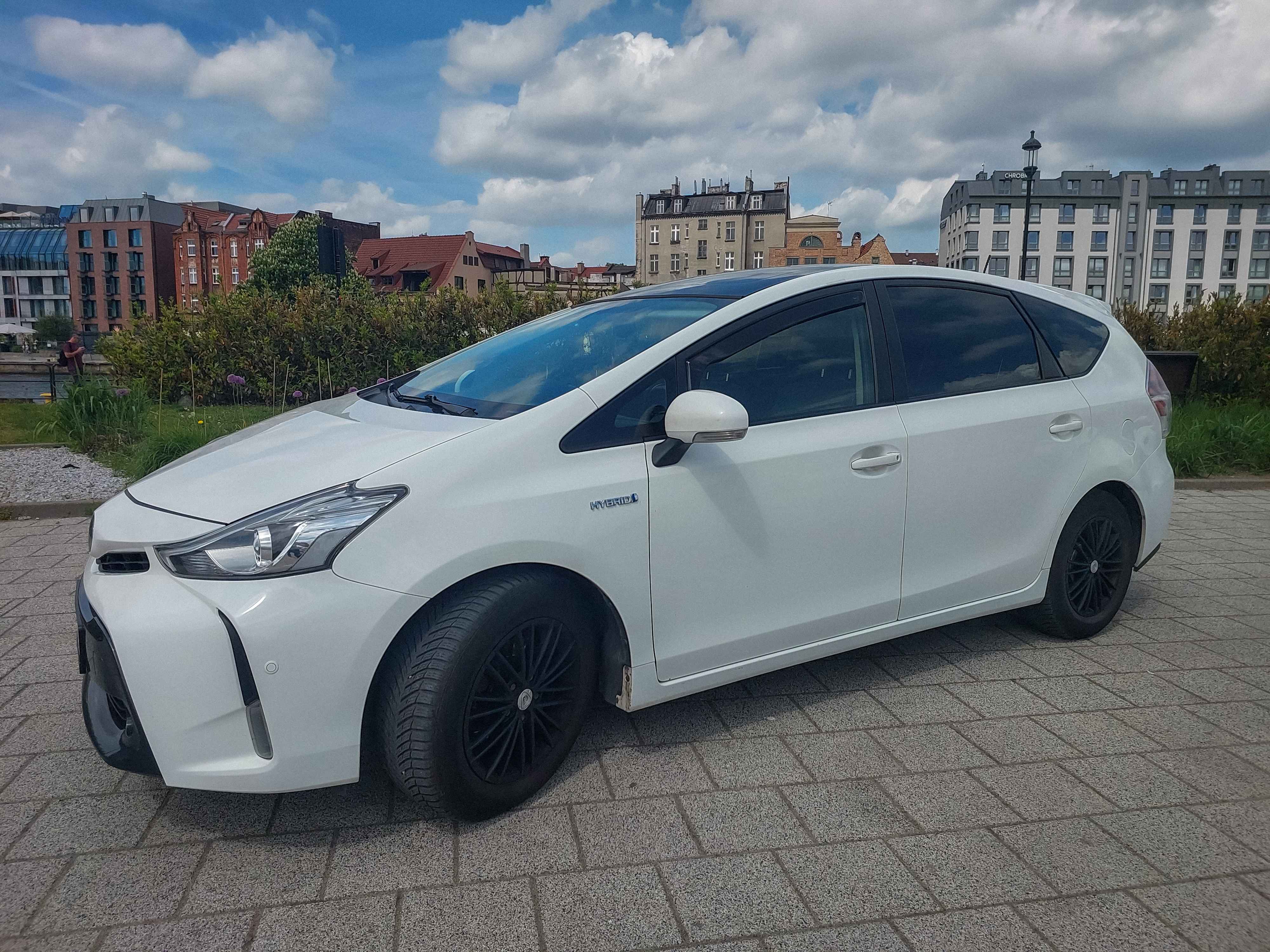 Toyota Prius Plus photo 6