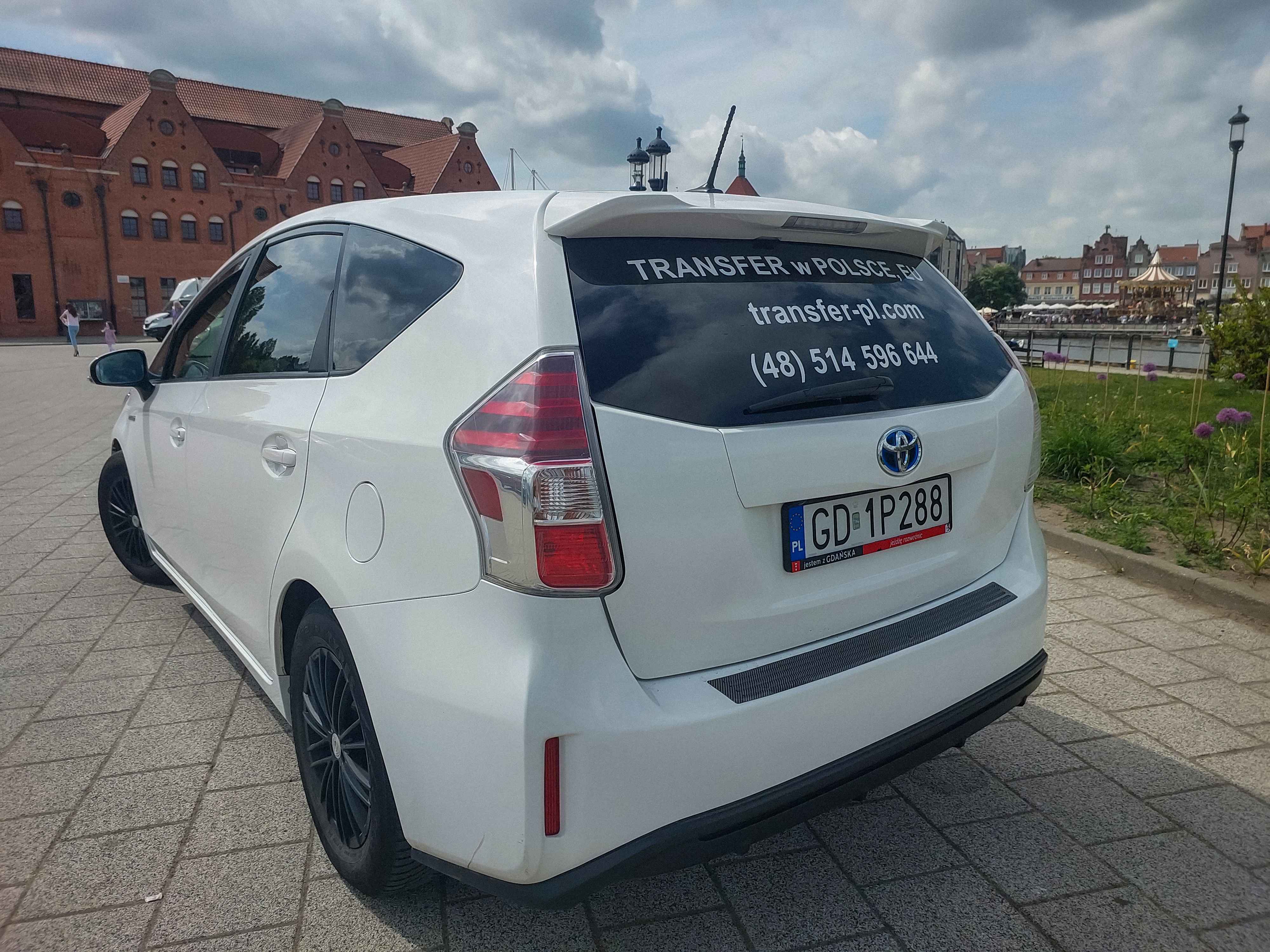 Toyota Prius Plus photo 7